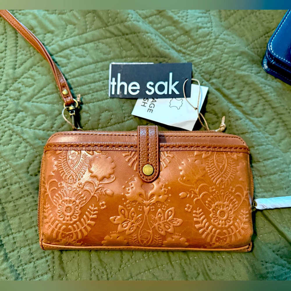 SAK CROSSBODY WALLET